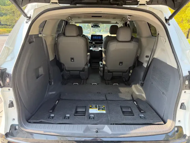 Toyota Granvia — Фото автомобиля 12