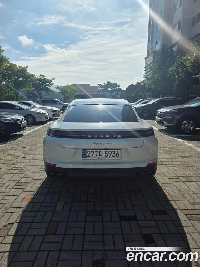 Porsche Panamera — Фото автомобиля 9
