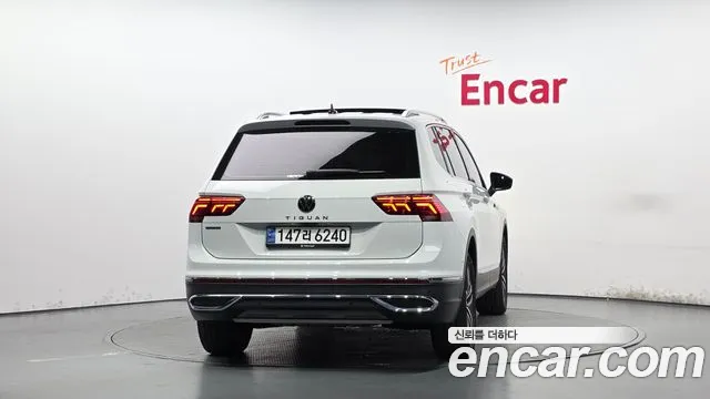 Volkswagen Tiguan — Фото автомобиля 4