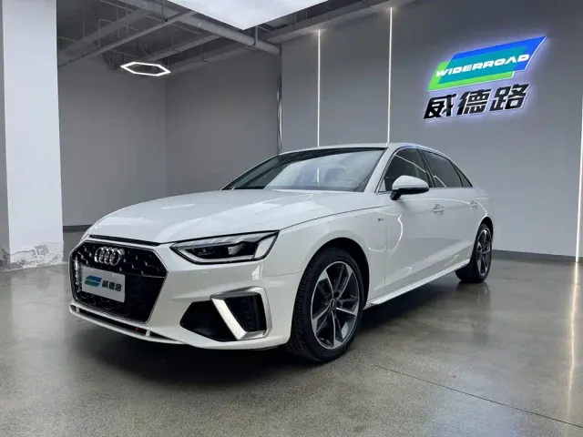 Фотография автомобиля — Audi A4L