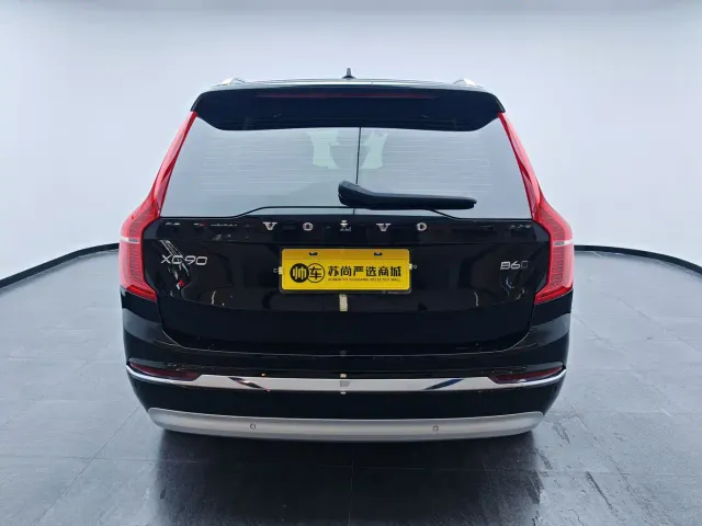 Volvo XC90 — Фото автомобиля 9