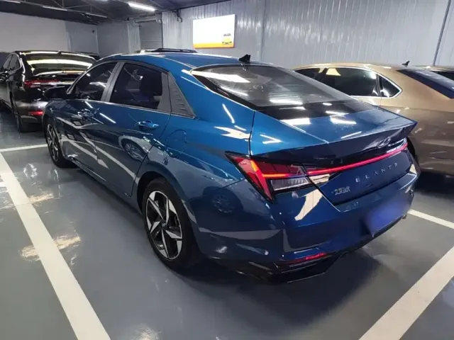 Hyundai Elantra — Фото автомобиля 4