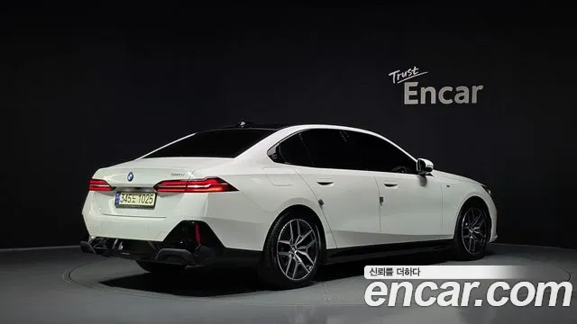 BMW 5 Series G60 — Фото автомобиля 2