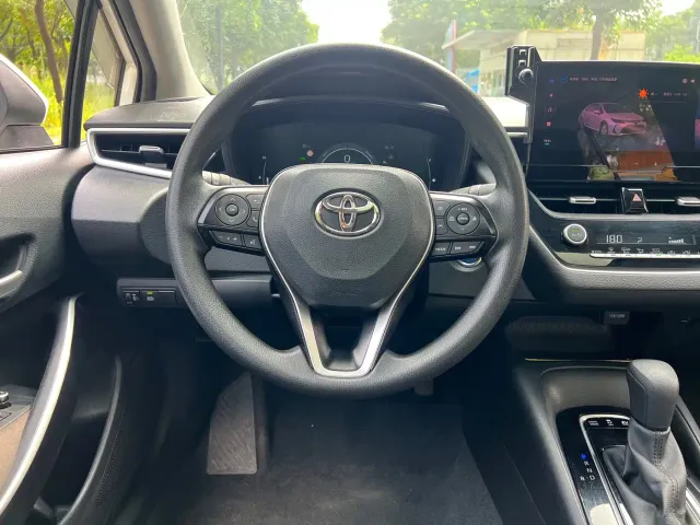 Toyota Corolla 2023 1.8L Smart Hybrid Dual Engine Elite Edition — Фото автомобиля 4