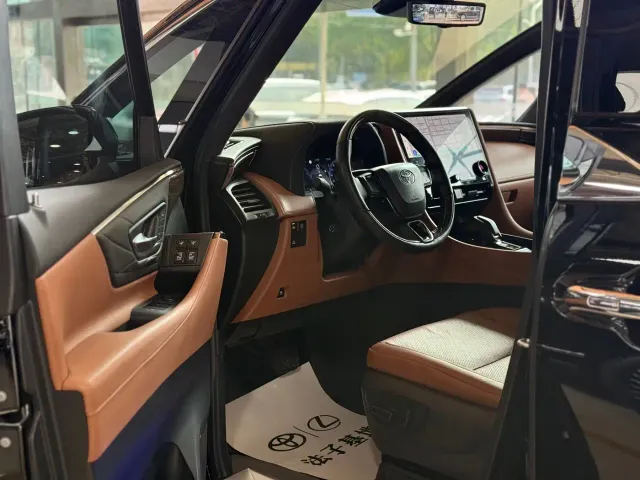Toyota Alphard — Фото автомобиля 5