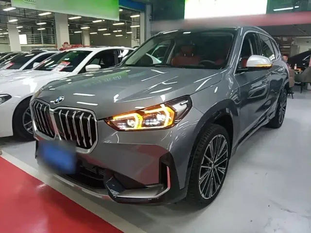 Фотография автомобиля — BMW X1
