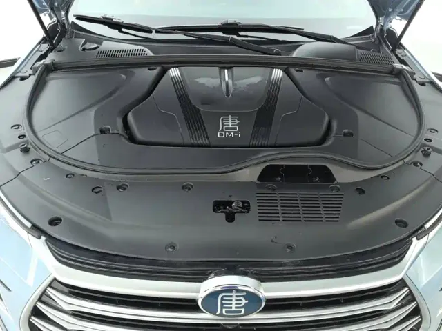 BYD Tang — Фото автомобиля 10