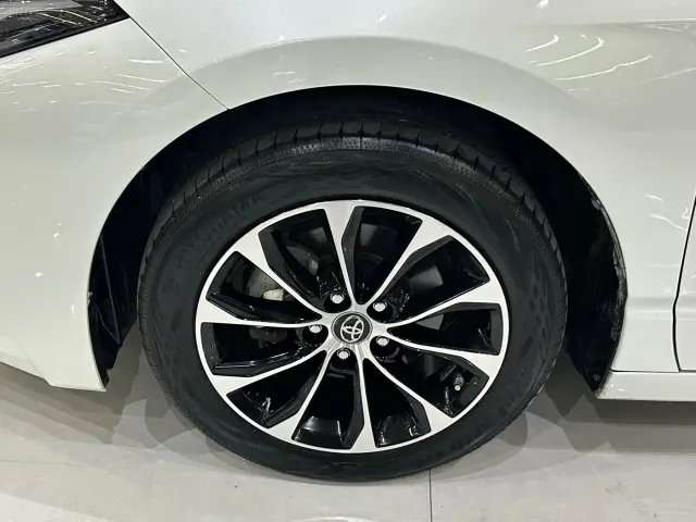 Toyota Avalon — Фото автомобиля 11