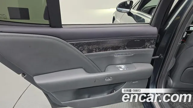 Genesis G90 Бензин 3.5 турбо AWD — Фото автомобиля 20