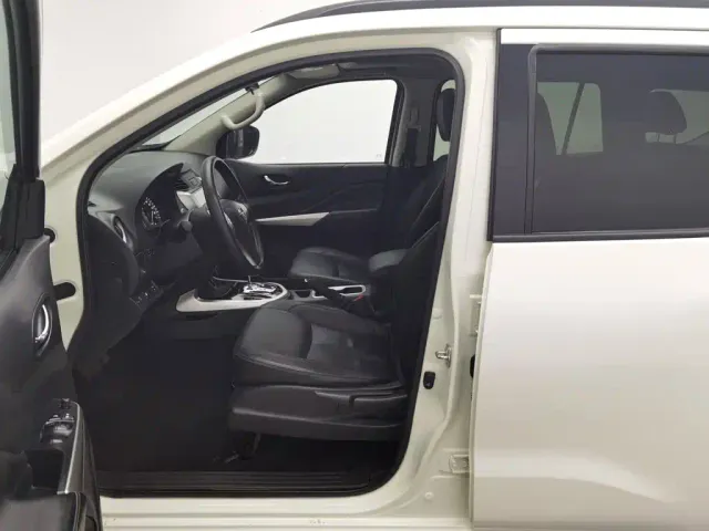 Nissan Terra 2020 2.5L XL Upper 4WD Automatic Luxury Edition — Фото автомобиля 10