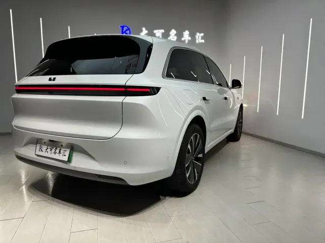 Li Auto Li Auto L6 2025 Pro Smart Renewal Edition — Фото автомобиля 7