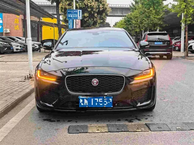 Jaguar XEL — Фото автомобиля 2
