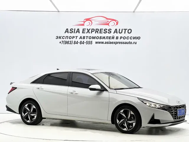 Hyundai Elantra 2021 1.5L CVT LUX Premium Edition — Фото автомобиля 3