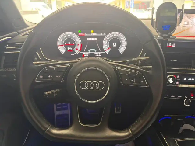 Audi A4L — Фото автомобиля 9