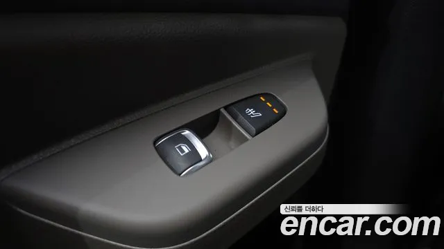 Kia Carnival 4th Gen — Фото автомобиля 30
