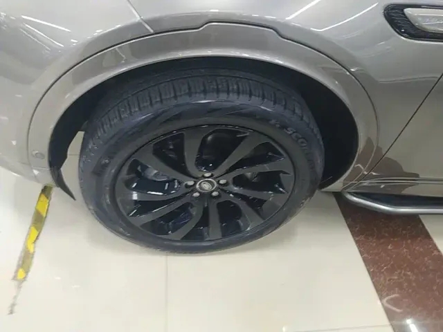 Land Rover Discovery Sport — Фото автомобиля 22