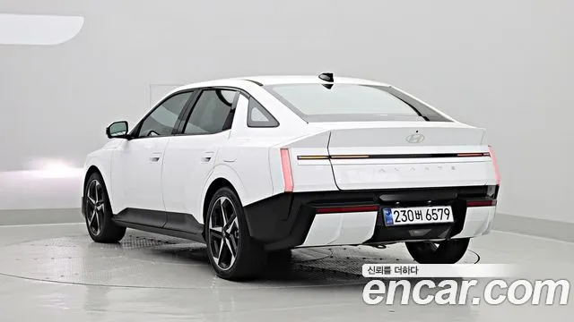 Hyundai Avante (CN8) — Фото автомобиля 4