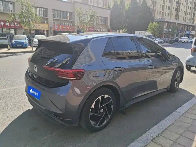Volkswagen ID.3 — Фото автомобиля 3