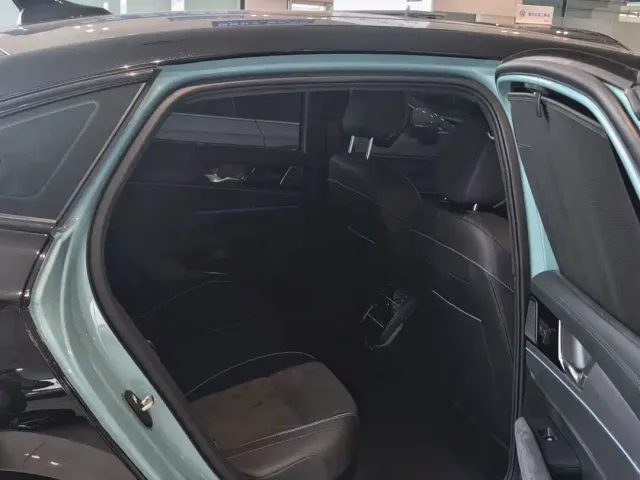 Volkswagen Passat — Фото автомобиля 9