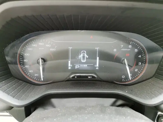 Wuling Jiachen — Фото автомобиля 3