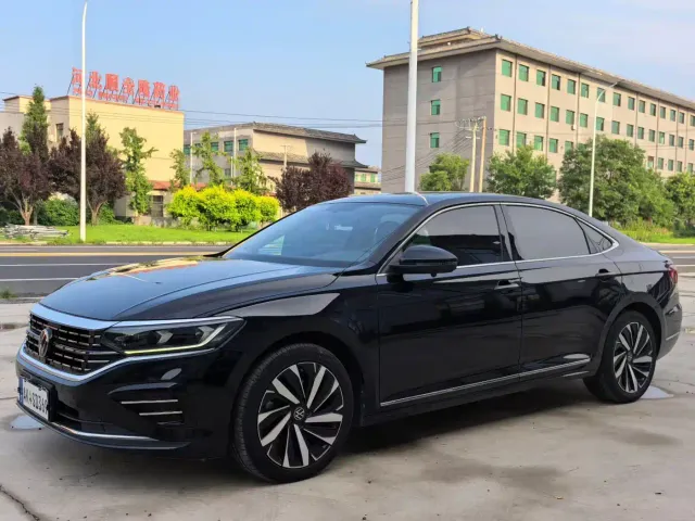 Volkswagen Passat — Фото автомобиля 10