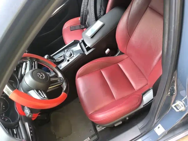 Mazda Axela — Фото автомобиля 14