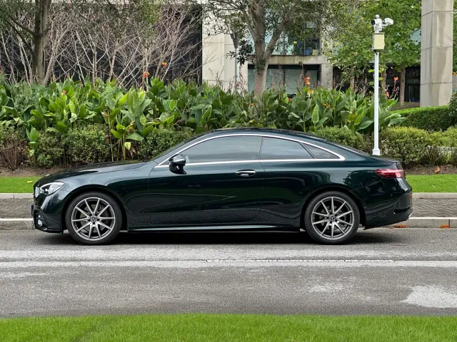 Mercedes-Benz E-Class — Фото автомобиля 7