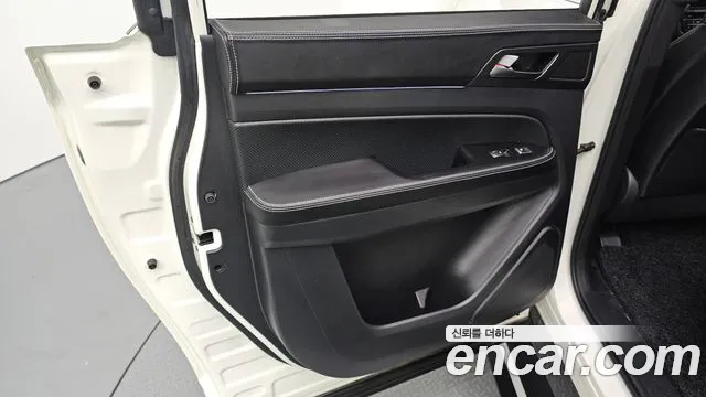 KG_Mobility_Ssangyong Rexton Новый Rexton Sport Дизель 2.2 4WD — Фото автомобиля 21