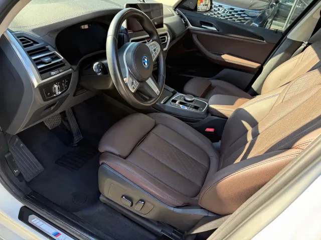 BMW iX3 — Фото автомобиля 7
