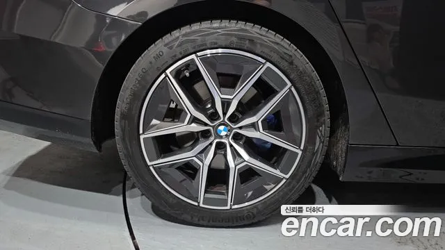 BMW 5-Series — Фото автомобиля 3