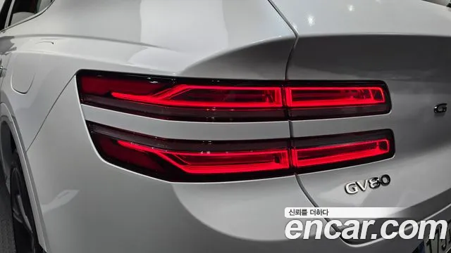 Genesis GV80 — Фото автомобиля 22