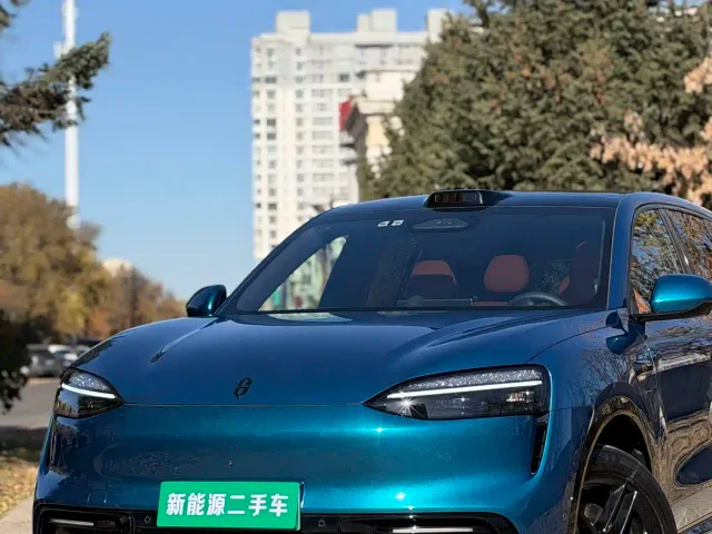 Aito M6 — Фото автомобиля 4