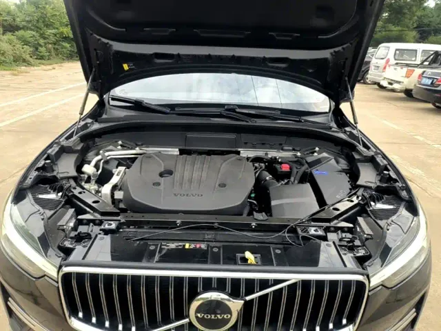 Volvo XC60 — Фото автомобиля 19