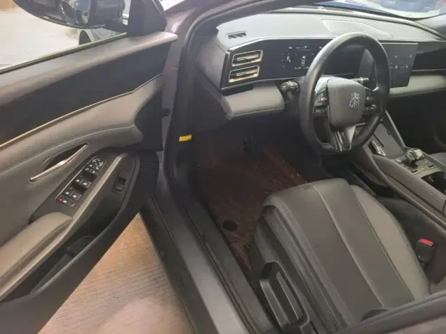 BYD Qin L — Фото автомобиля 15