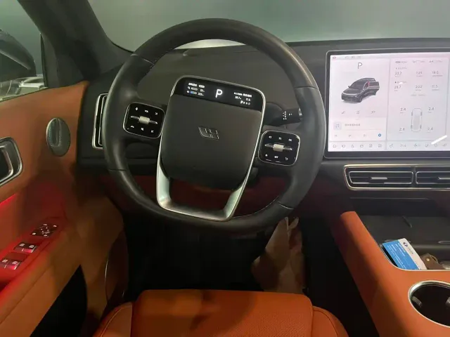 Li Auto L8 — Фото автомобиля 7
