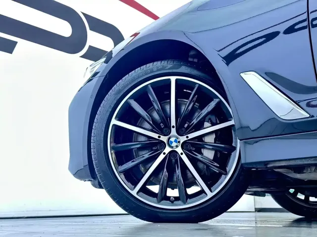 BMW 5 Series — Фото автомобиля 21