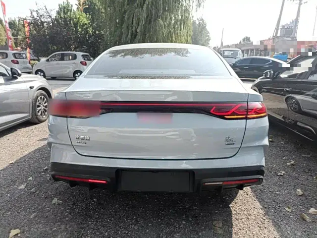 BYD Qin L — Фото автомобиля 5