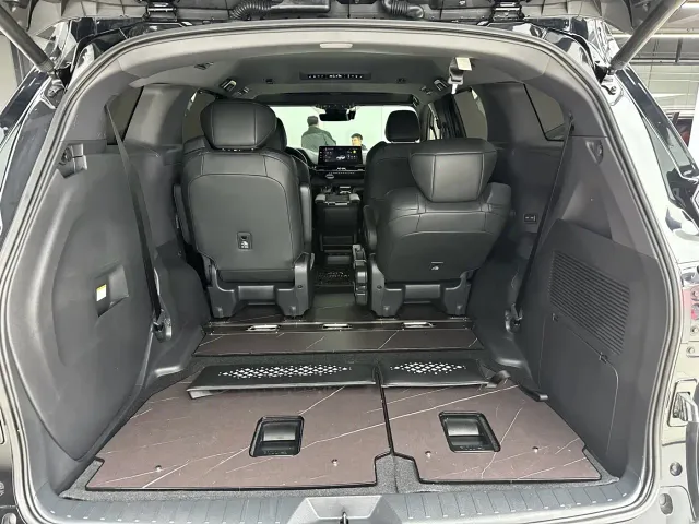 Toyota Sienna — Фото автомобиля 22