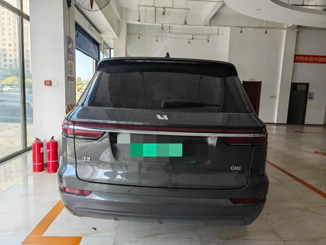 Li Auto ONE — Фото автомобиля 4