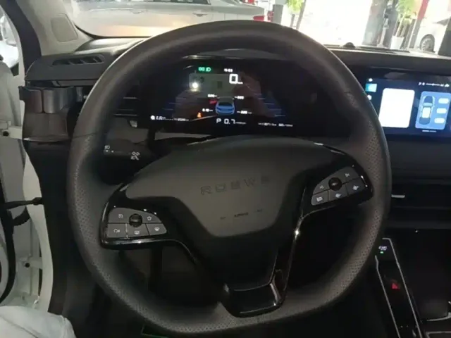 Roewe i5 — Фото автомобиля 10