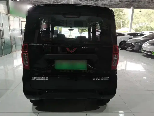 Wuling Zhiguang NEV — Фото автомобиля 17