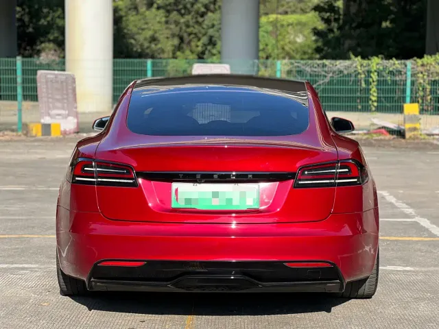 Tesla Model S — Фото автомобиля 5