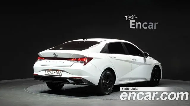 Hyundai Avante CN7 — Фото автомобиля 2