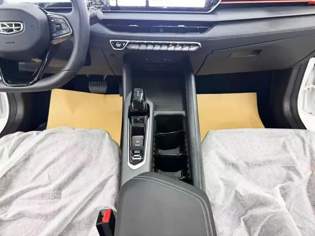 Geely Binrui — Фото автомобиля 18