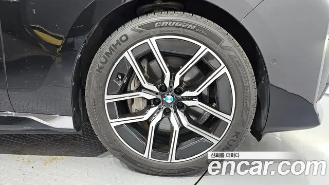 BMW i7 G70 — Фото автомобиля 6