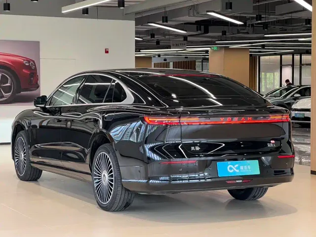 Voyah Auto VOYAH Zhuiguang L 2025 Mid-configuration Model — Фото автомобиля 5