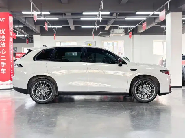 Leapmotor C10 — Фото автомобиля 6