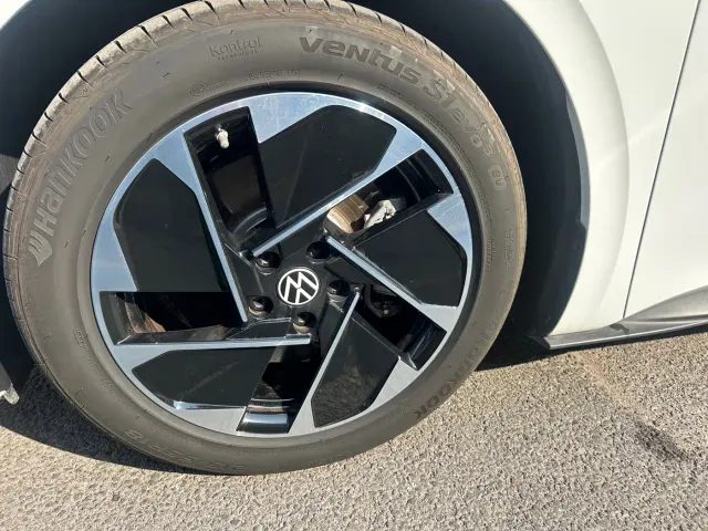 Volkswagen ID.3 — Фото автомобиля 21