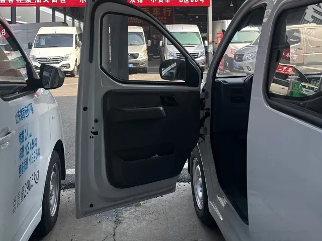 Wuling Yangguang — Фото автомобиля 8