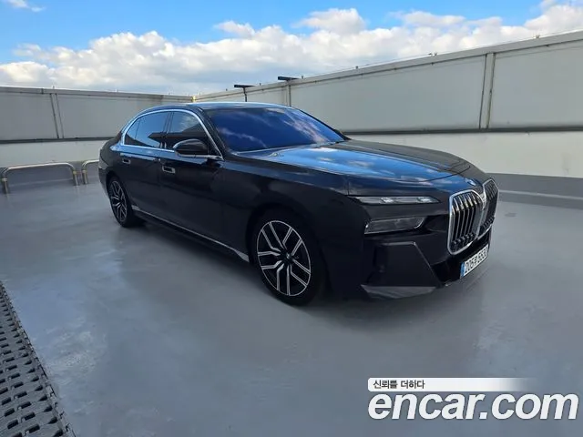 BMW 7 Series G70 — Фото автомобиля 11